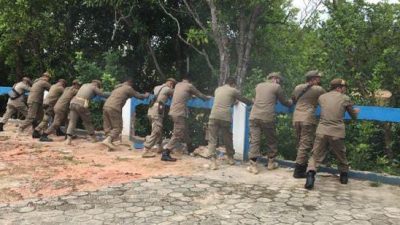 Satpol PP Kendari Bongkar Bangunan Pagar Warkop Haji Anto