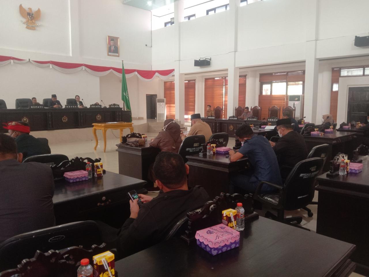 Lima Fraksi DPRD Konawe Setujui Dua Raperda Jadi Perda