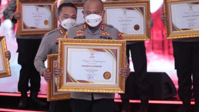 Polresta Kendari Raih Penghargaan Pelayanan Prima dari Kemenpan RB