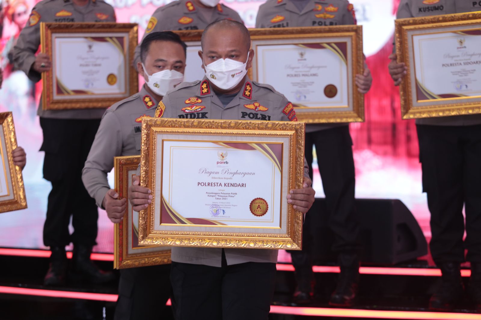 Polresta Kendari Raih Penghargaan Pelayanan Prima dari Kemenpan RB