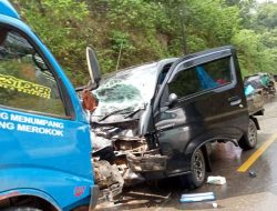 Pick Up VS Truck Tangki Adu Banteng di Sampara, Korban Luka Parah