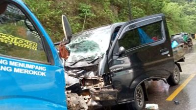 Pick Up VS Truck Tangki Adu Banteng di Sampara, Korban Luka Parah