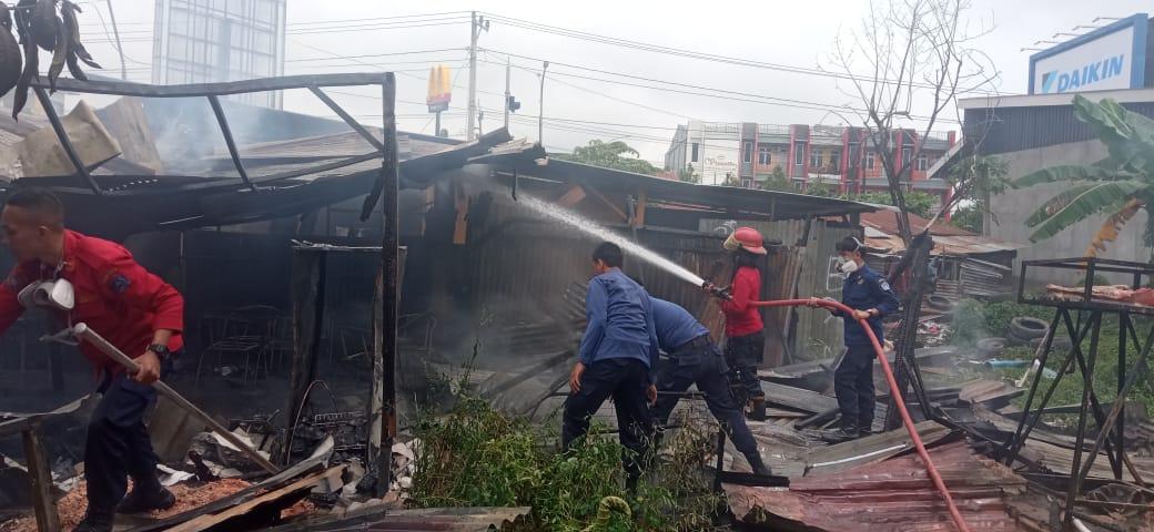 Lupa Matikan Kompor, Kedai Kopi di Kendari Hangus Terbakar