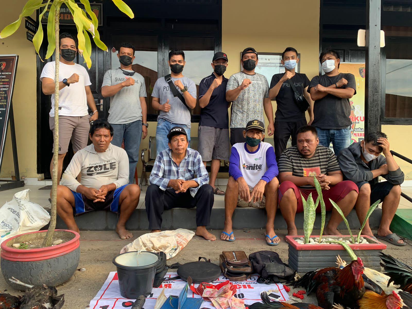 Polisi Gerebek Arena Judi Sabung Ayam di Uepai, 5 Pria Ditangkap