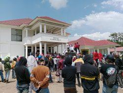 Ratusan Buruh Demo di DPRD Konawe