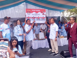 ASR-Hugua Gelar Kampanye Terbuka di Kendari, Simulasikan Pencoblosan Nomor Urut Dua