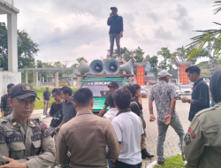 Pasca Temuan Ulat, HMPS Sultra Demo di Depan Kantor Walikota Kendari, Tuntut Penutupan RM Bebek Sakti