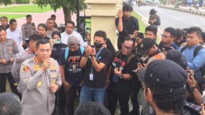 AJI Kendari dan IJTI Sultra Gelar Aksi Protes Terhadap Pemanggilan Dua Jurnalis Sebagai Saksi Kasus Pelecehan