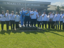 Kolaborasi Lanud Haluoleo Kendari dan Kadin Sultra Salurkan Makan Siang Bergizi Gratis di Konsel