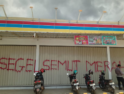 Dua Gerai Indomaret di Kendari Disegel Laskar Semut Merah, Diduga Langgar Peraturan Walikota