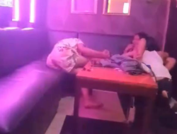 Heboh! Video Mesum Pasangan di Ruang Karaoke Wakatobi Beredar Luas